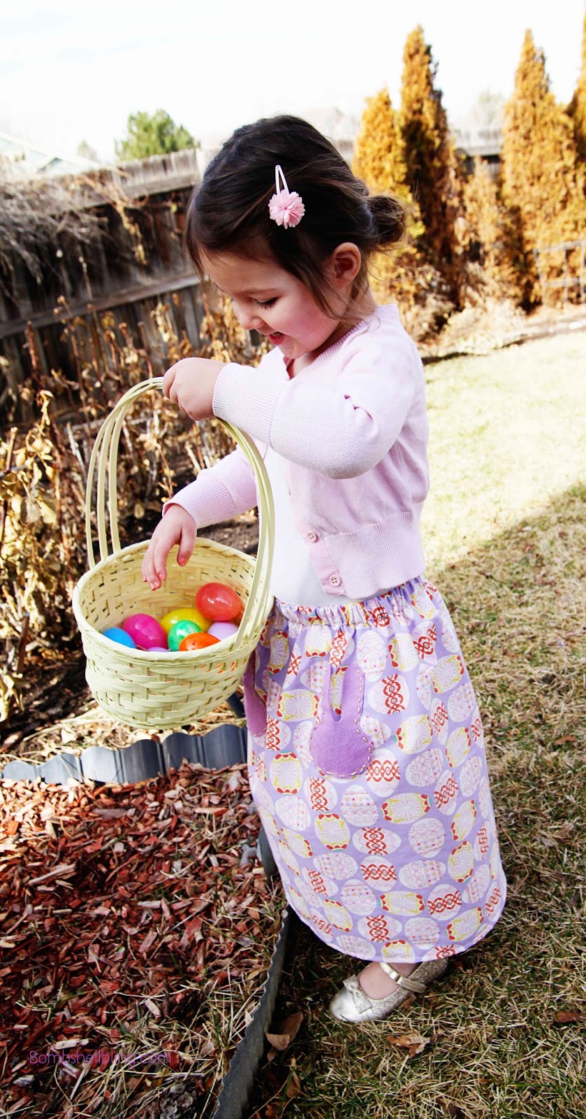 Make your little lady an Easter maxi skirt (or knee length skirt) with this simple sewing tutorial. I love the bunny pockets!
