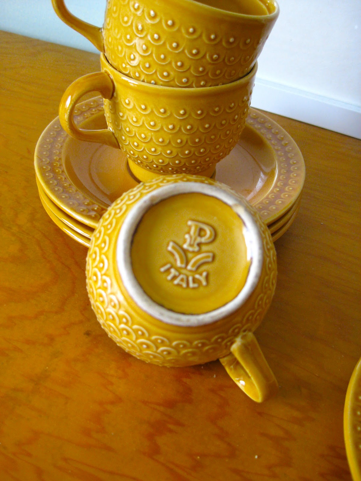 Cheshire Gems Sold Mustard Yellow Espresso Cups And Saucers 20 Sold Mustard Yellow Espresso Cups And Saucers 20
