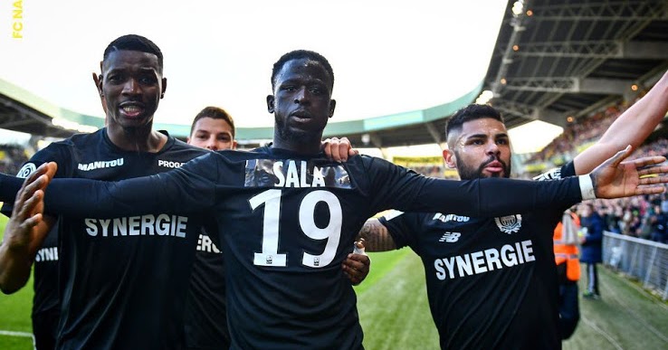 Torcedores do Nantes prestam homenagens a Emiliano Sala