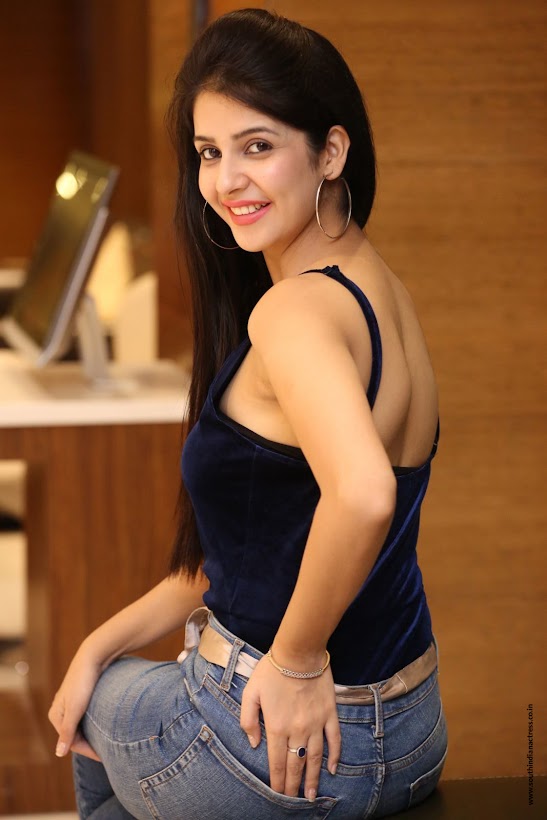 Kashish Vohra at Saptagiri LLB Movie interview 