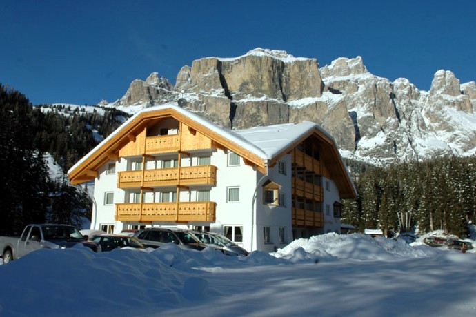 Hotel Lupo Bianco Wellness & Walking di Canazei, benessere e ... Hotel Lupo Bianco Wellness & Walking di Canazei, benessere e ...