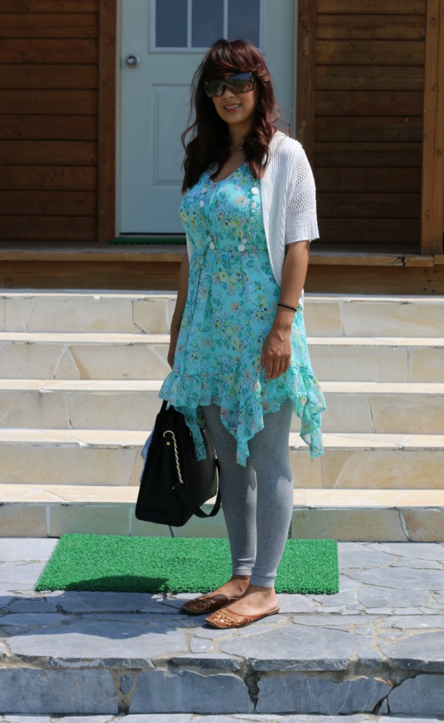 http://sweethaute.blogspot.com/2015/04/floral-mint-link-up-fashion-friday-14.html