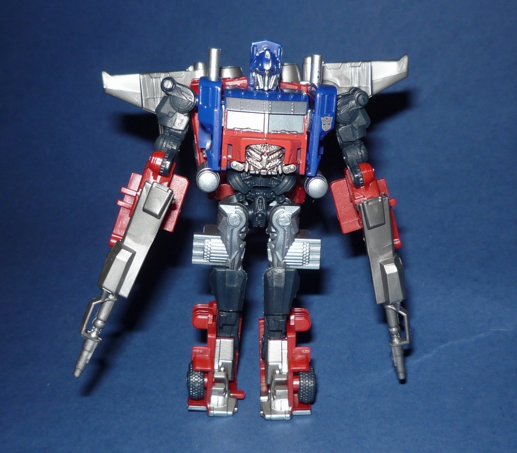 CINE31Collector's Edition Optimus Prime Cyberverse Transformers