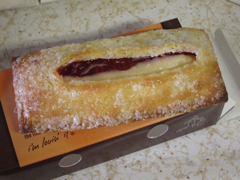 Review McDonald's Strawberry and Creme Pie