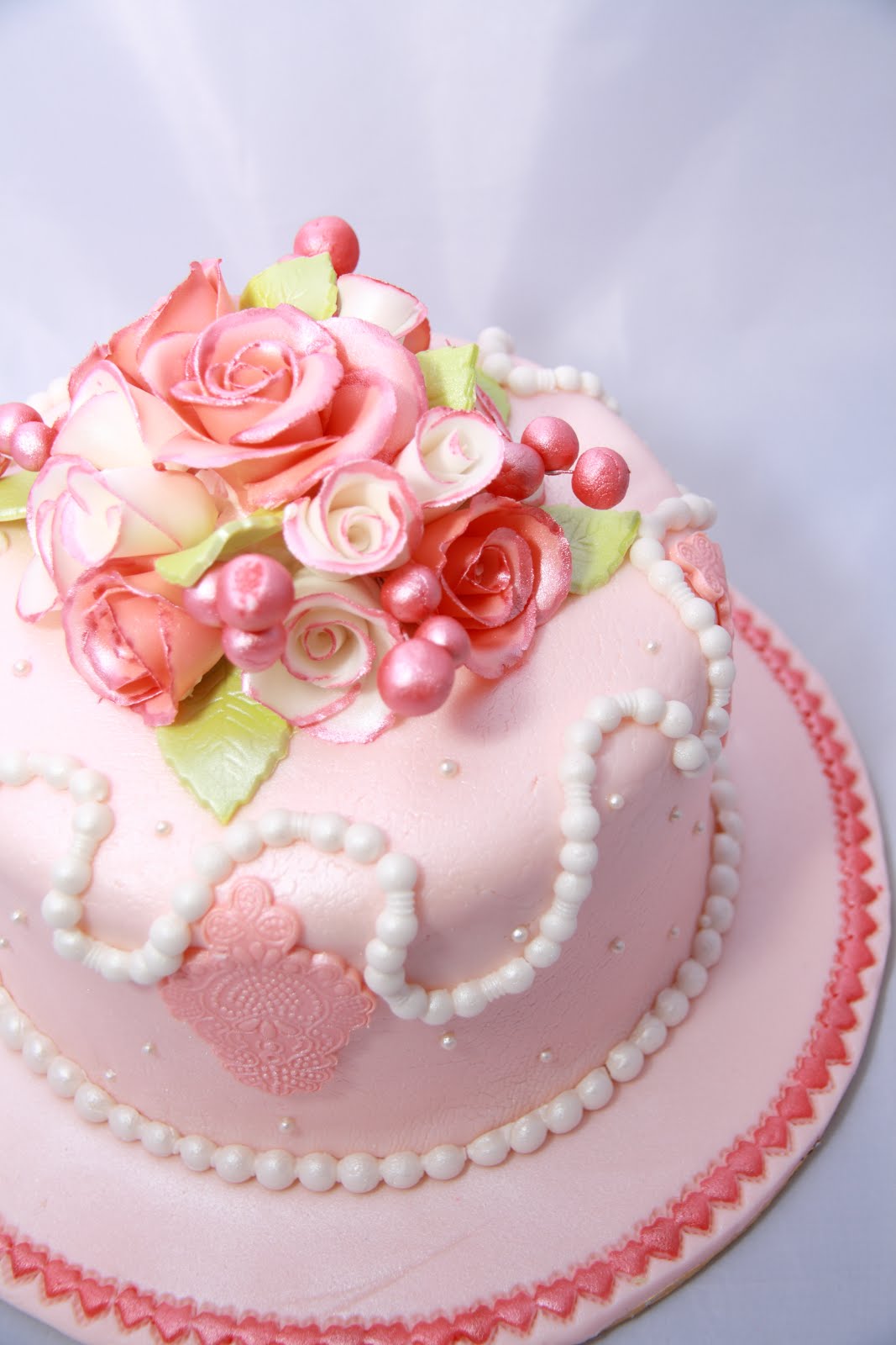 I am a dessertholic .be different . Kek Hantaran/Kek kahwin bertingkat