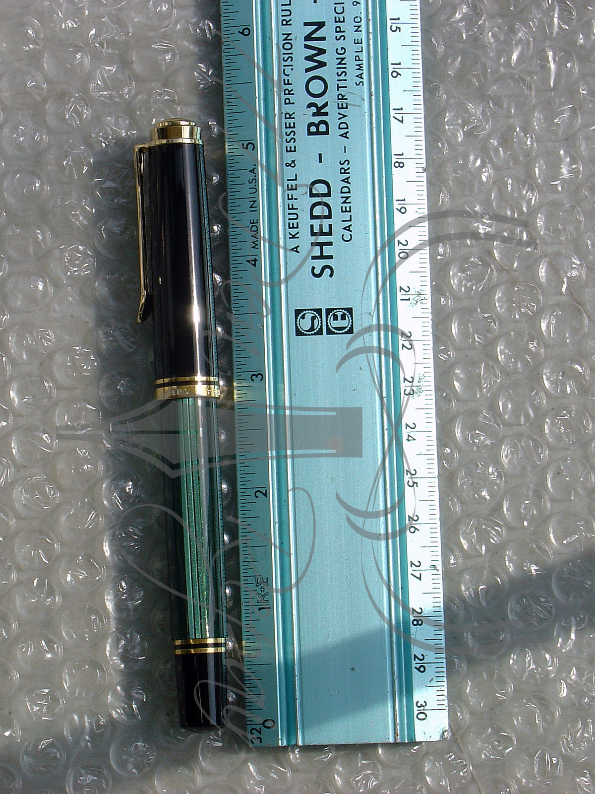 Tyler Dahl Pelikan size comparison