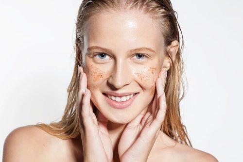 Faites votre propre lotion nettoyante pour tous les types de peau Faites votre propre lotion nettoyante pour tous les types de peau