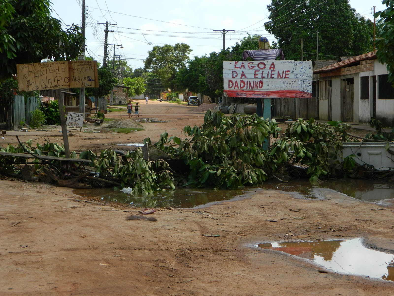 Jota Parente 11ª Rua da Floresta foi interditada por moradores