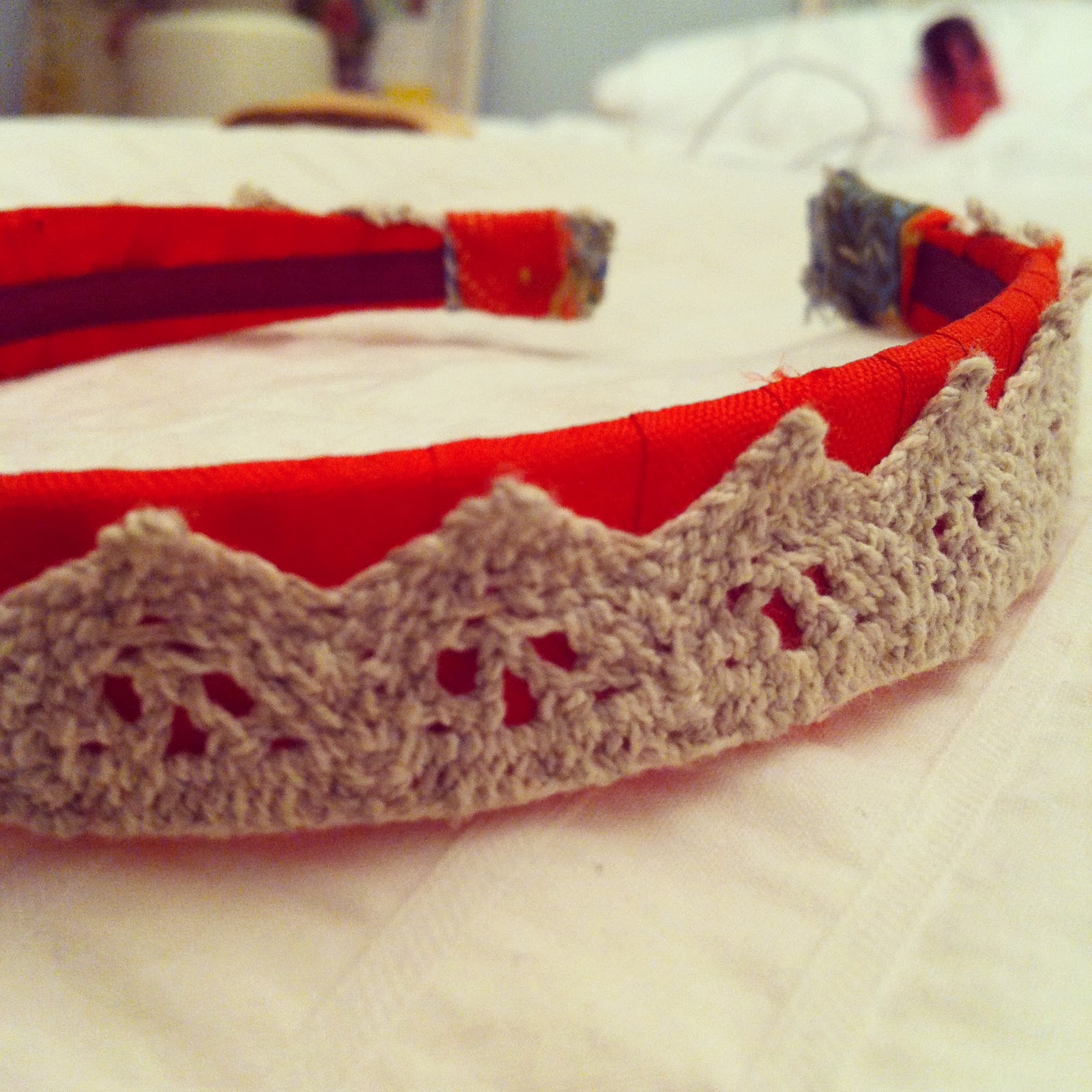 Runaway Thrift Lace Headband DIY