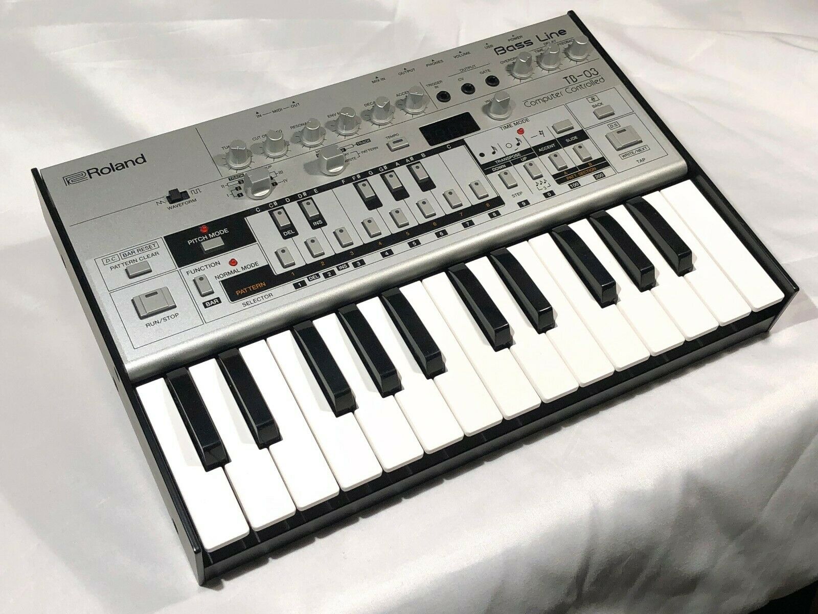 MATRIXSYNTH Roland TB03 Bass Line Synthesizer w/ K25M Keyboard