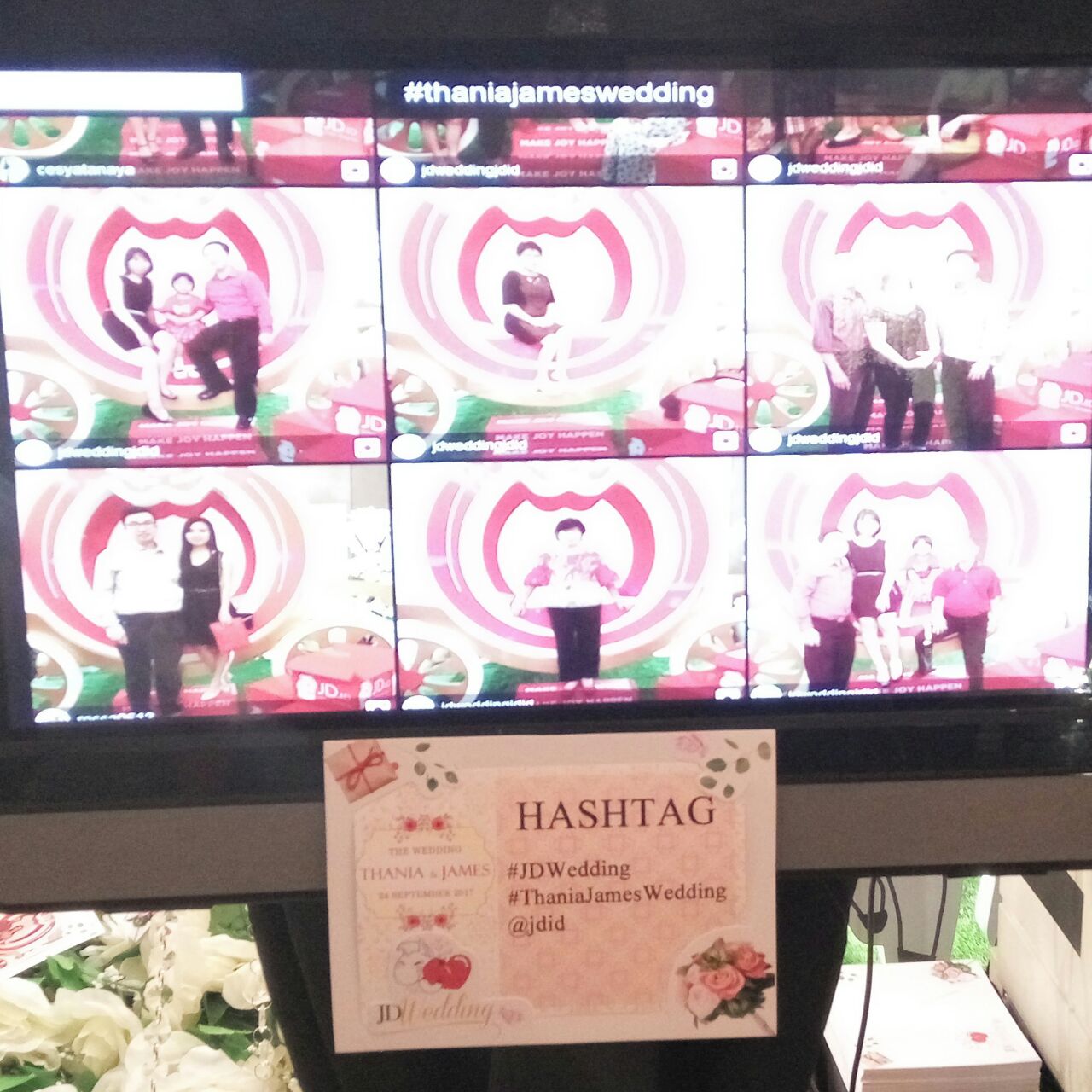 Paket Photobooth Hashtag IRIS PhotoBooth Jasa Photo Booth Souvenir