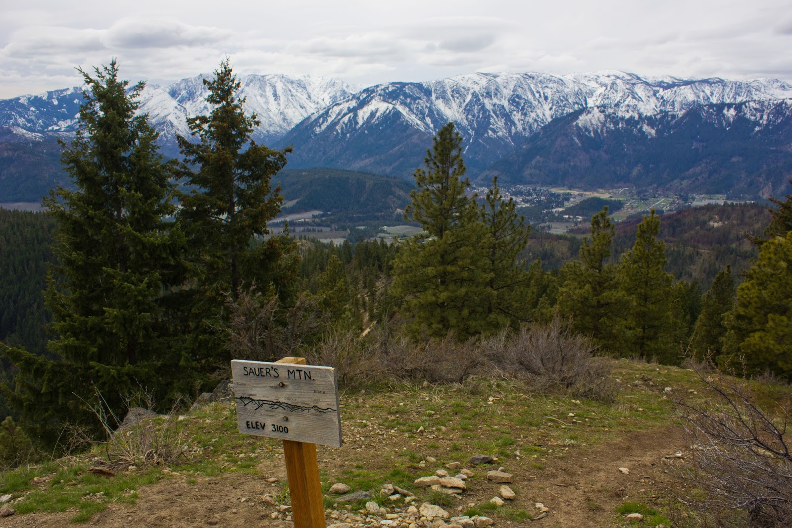 Hiking Shenandoah Sauer Mountain