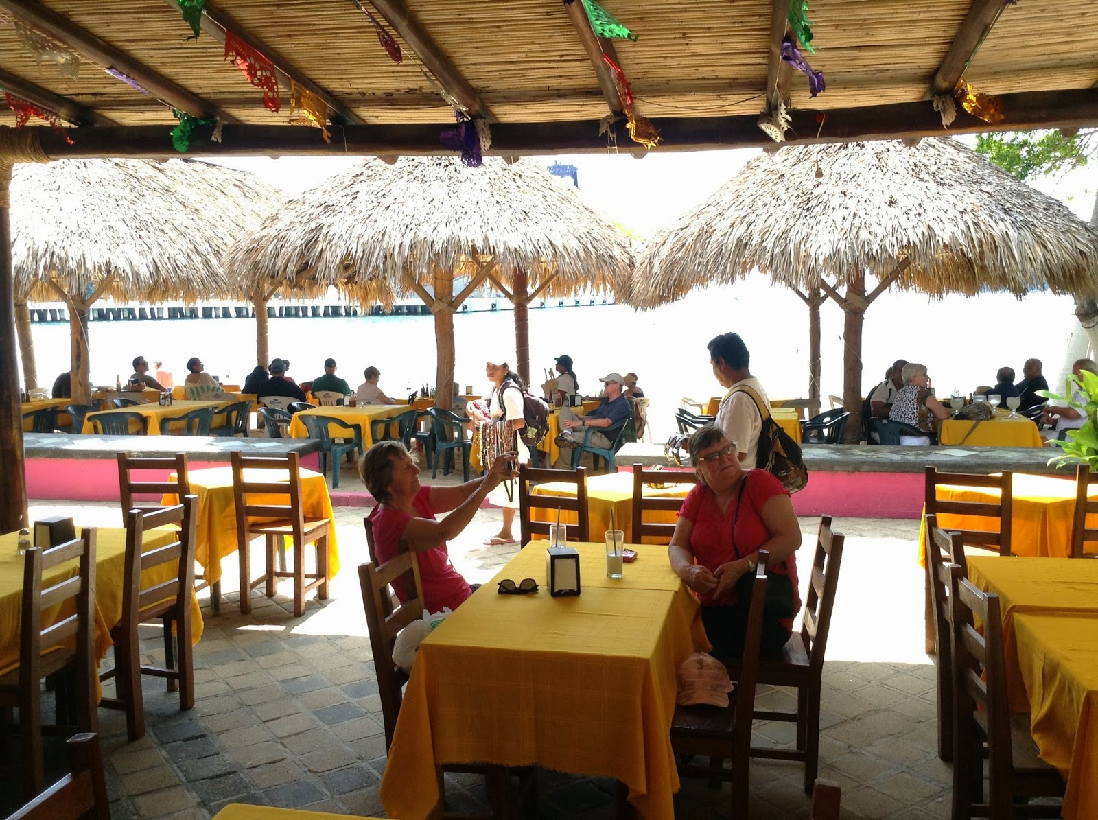 "It's never too late! " The bar in Huatulco