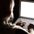 Αυξάνονται οι σεξουαλικοί εκβιασμοί μέσω διαδικτύου