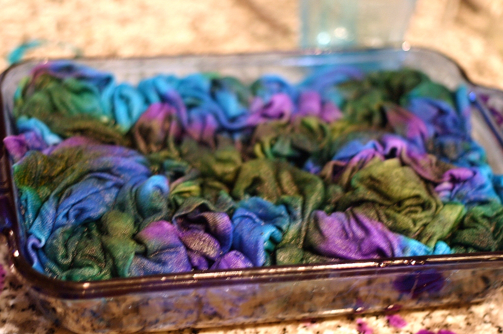 Entergently Low Water Immersion dying (tiedye look) with Dylon