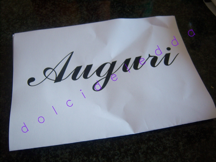 Come fare scritte di cioccolato per decorare i dolci: 2 metodi