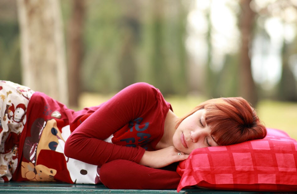 Tidur Menghadap ke Sisi Kiri