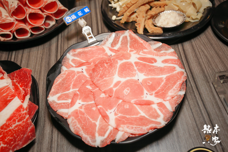 鬼椒麻辣王台中旗艦店|台灣生啤酒-莫凡彼冰淇淋無限使用、近秋紅谷廣場吃到飽餐廳