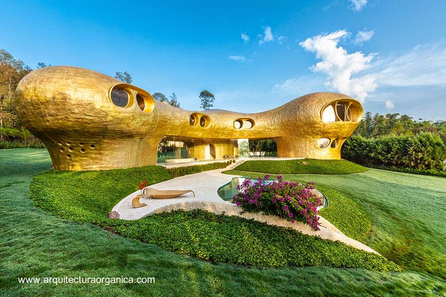 Obra del año 2013 en Itú, San Pablo - Arquitecto Javier Senosiain Casa orgánica de campo en Brasil