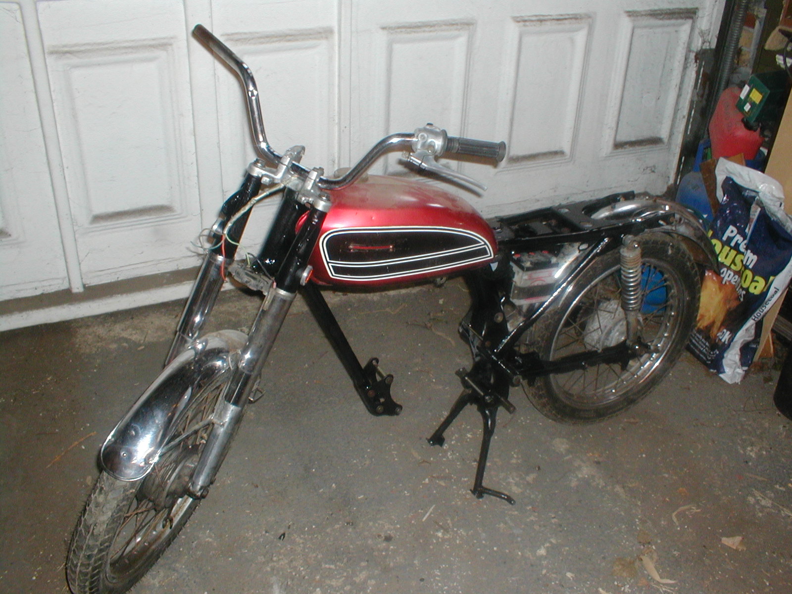 Запчасти на honda cg125