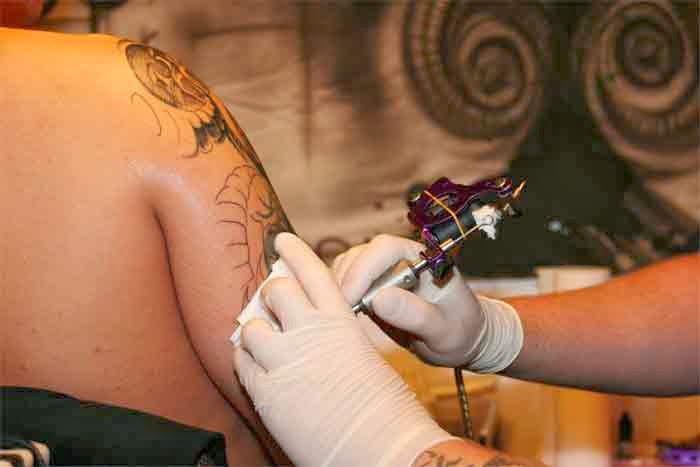 Tatuajes en manos profesionales