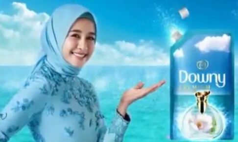 Nama Cewek Iklan Downy - Parfum Premium Aqua Ocean