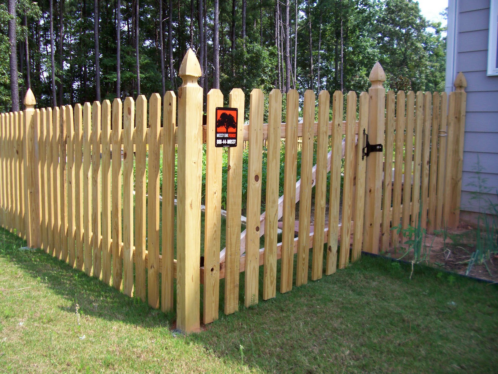 creativeDesign Advantages of wooden fence