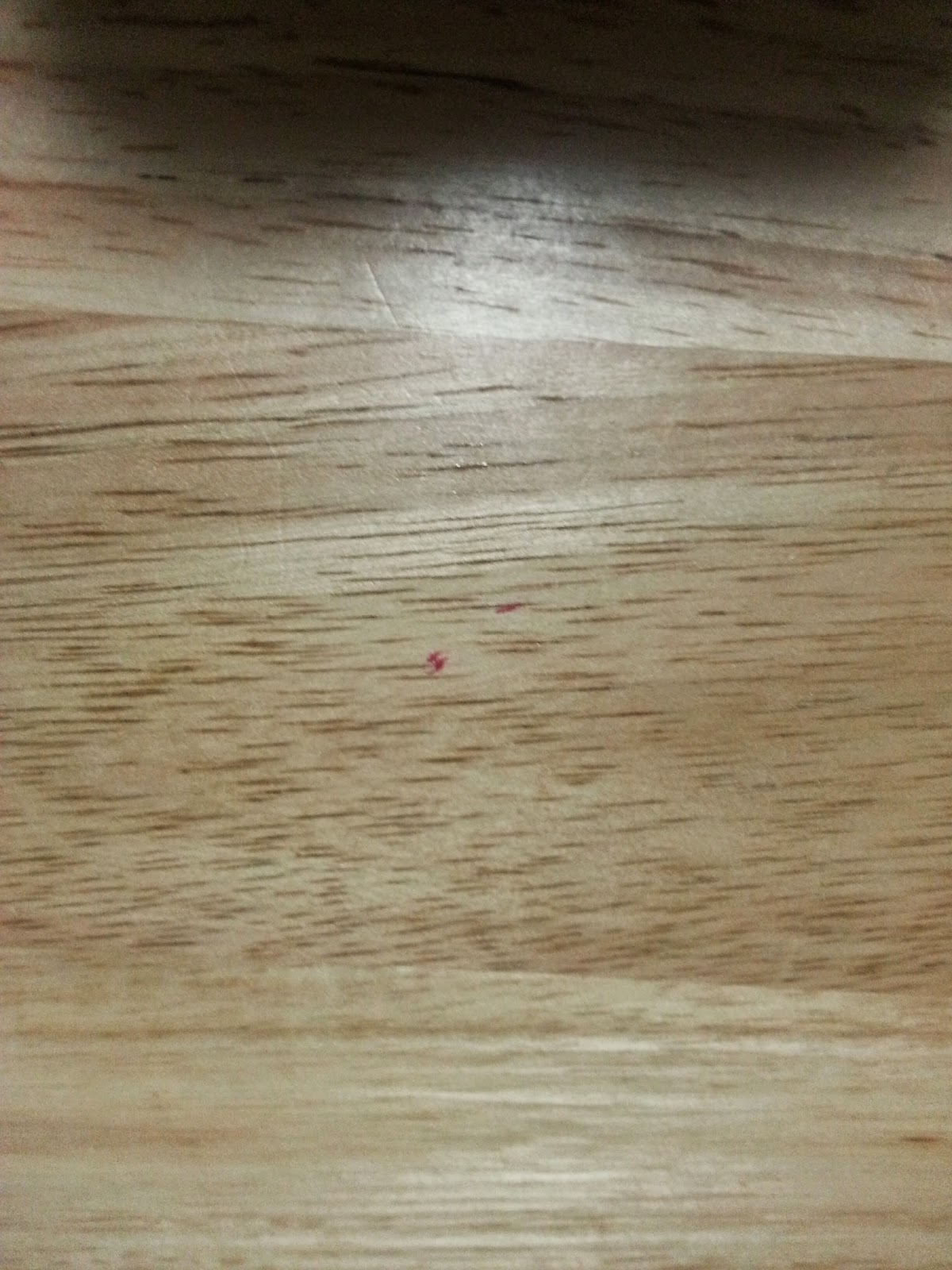 mezcla Entre todo lo mejor Tengo un tip: ¿Cómo quitar manchas de barniz de uñas de una superficie de  madera?