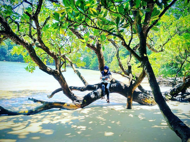 suasana di pantai banyu meneng malang suasana di pantai banyu meneng malang