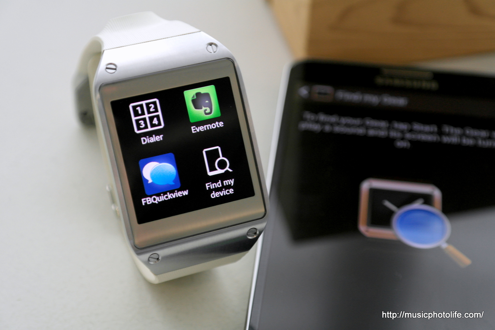 Music.Photo.Life.: Samsung Galaxy Gear SM-V700: User Review