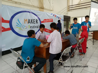 kompetisi robotik di acara maker festival