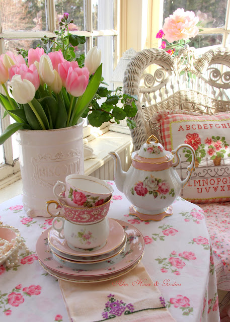 Aiken House & Gardens: Pink Afternoon Tea & Victoria