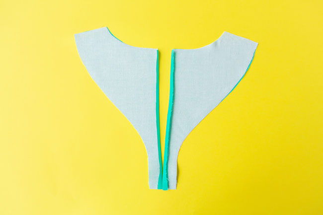 Sewing Orla: Neckline facing + side seams