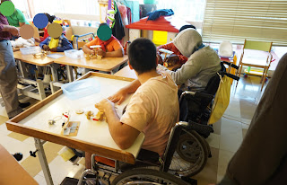 Alunos a construir o carro