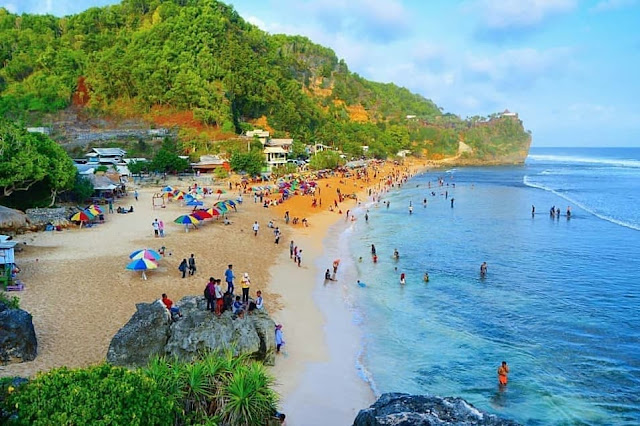 Tour wisata ke Pantai Pok Tunggal