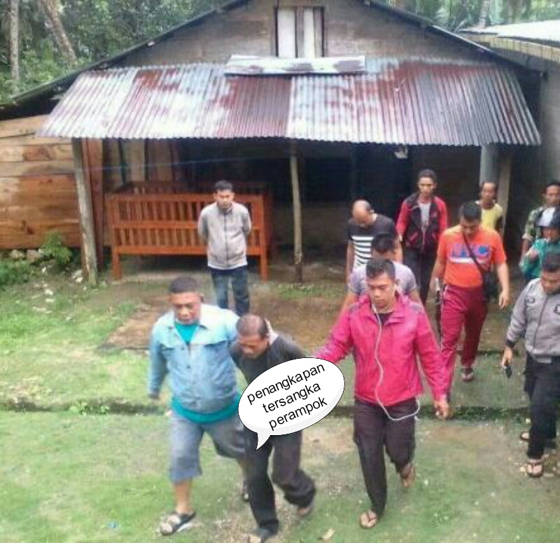 Penangkapan tersangka pencurian di Nias. Penangkapan tersangka pencurian di Nias.