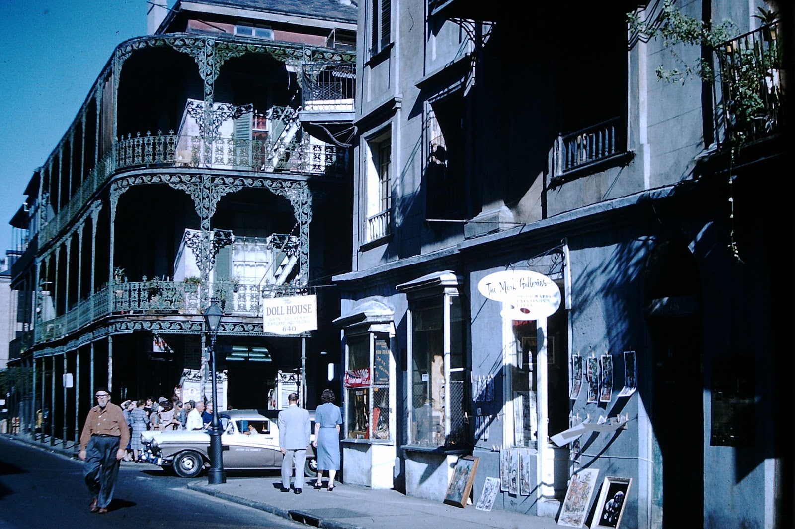 22 Wonderful Color Photographs Capture Street Scenes of New Orleans