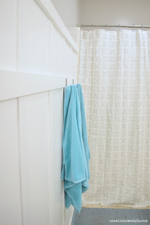 DIY bathroom makeover that is simple, beautiful, and can be completed for under $100