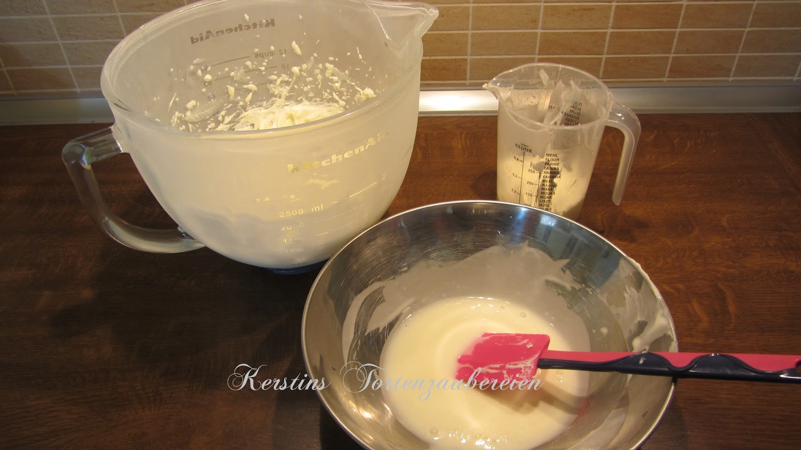 Erdbeertörtchen mit Mascarpone-Sahne-Creme