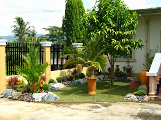 49 Desain Taman dan Kolam Untuk Halaman Rumah Minimalis rumah minimalis dengan halaman sempit