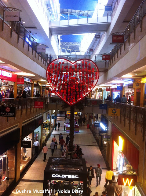 Noida Diary: TGIP Mall in Noida Decorated with huge Hearts Hanging in the Walkway on Valentines 2016