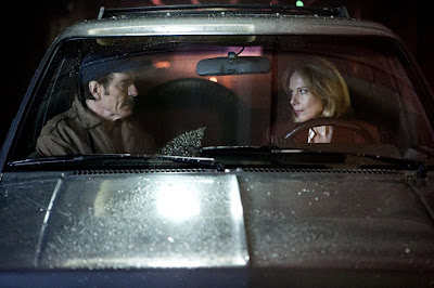 Bryan Cranston and Amy Ryan in The Infiltrator