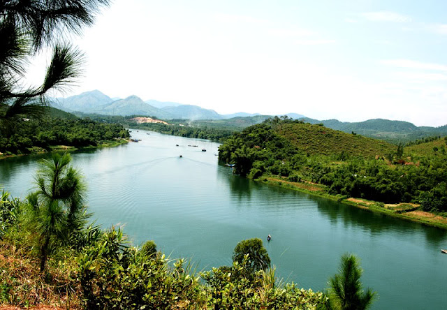 Top most captivating tourist spots in Hue City, Vietnam Top most captivating tourist spots in Hue City, Vietnam