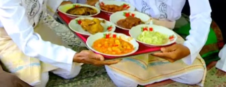 Wisata Budaya dan Wisata Kuliner di Sambas, Kalimantan Barat Indonesia terkenal dengan berbagai macam suku bangsa dan budayanya Wisata Budaya dan Wisata Kuliner di Sambas, Kalimantan Barat