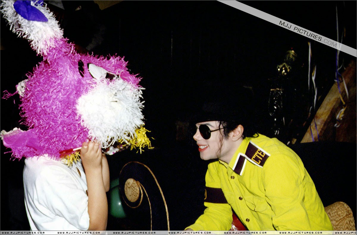 [FOTOS] Michael Jackson no Hard Rock Café (México) 5 de novembro de