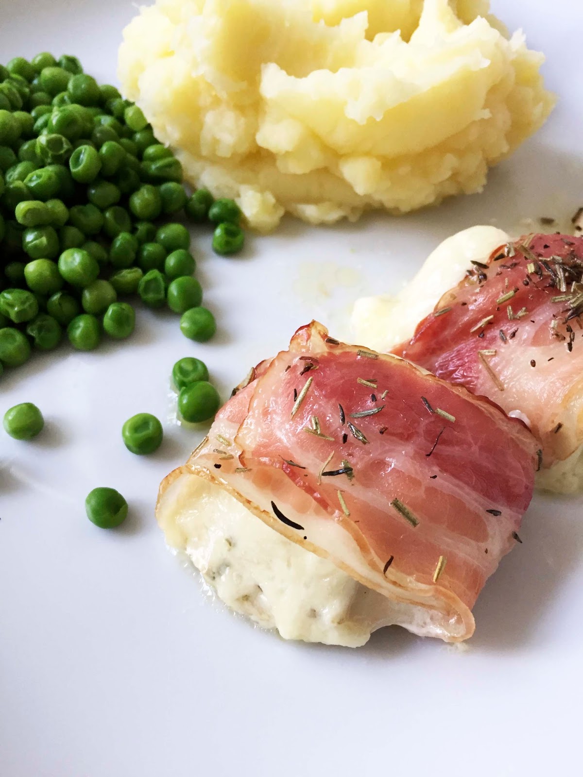 Mozzarella-Hähnchen im Speckmantel