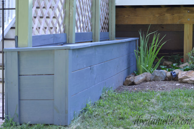 How to create privacy with large planters and a tall trellis. DIY Privacy Planters