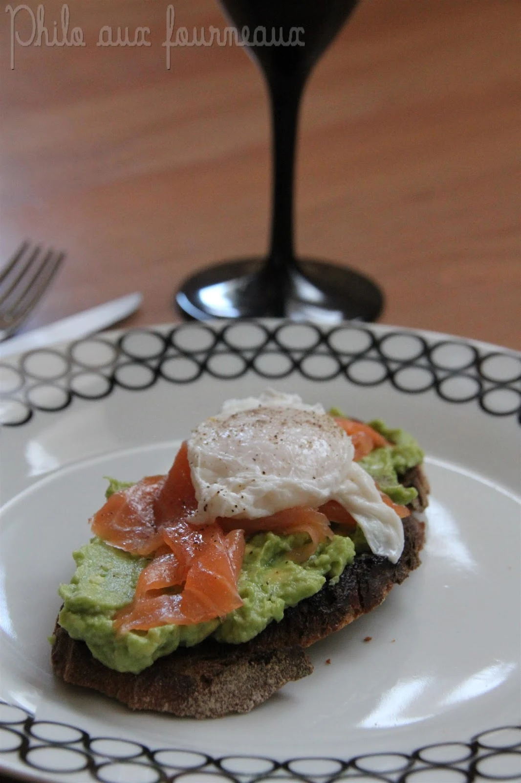 Philo aux fourneaux: Tartine avocat, saumon fumé & oeuf poché