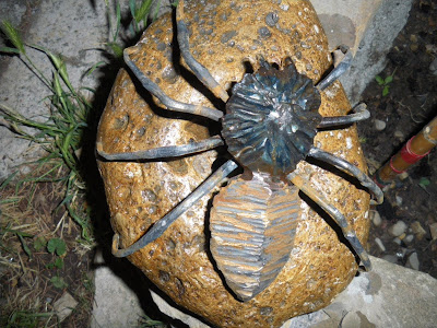 Une araignée que nous n'aimerions pas rencontrer   en fer forge 