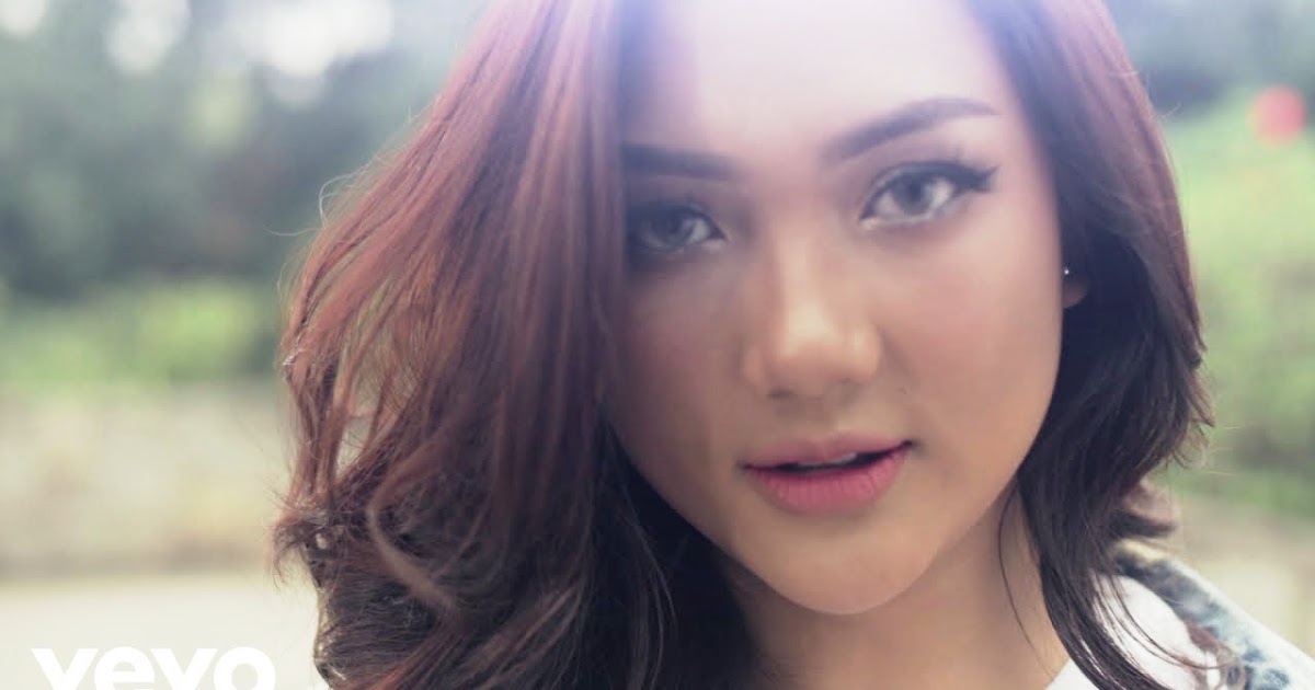 Marion Jola Pergi Menjauh Chord &amp; Lirik